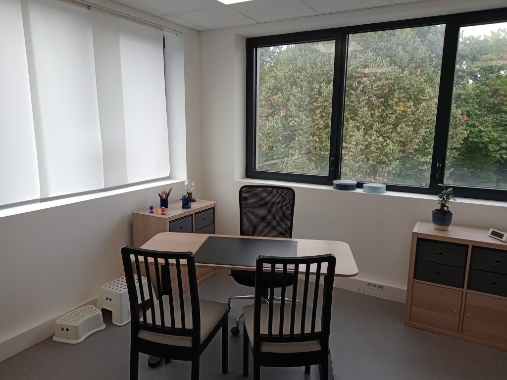 Cabinet de graphothérapie (rééducation de l'écriture) situé à Cesson-Sévigné près de Rennes en Ille-et-Vilaine (35). Prise en charge des difficultés d'écriture avec ou sans dysgraphie. 